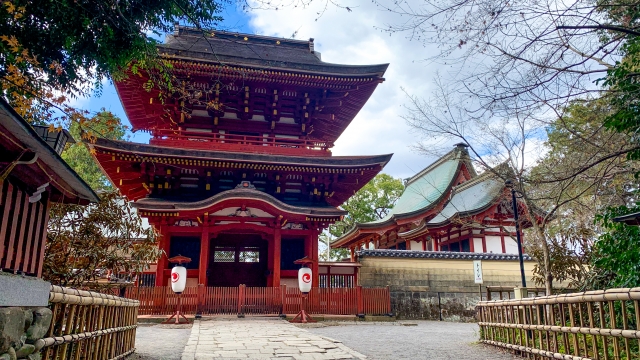 薦神社