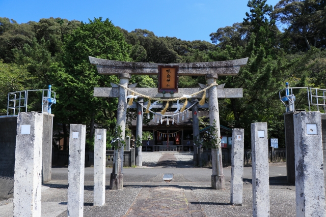 鳴無神社