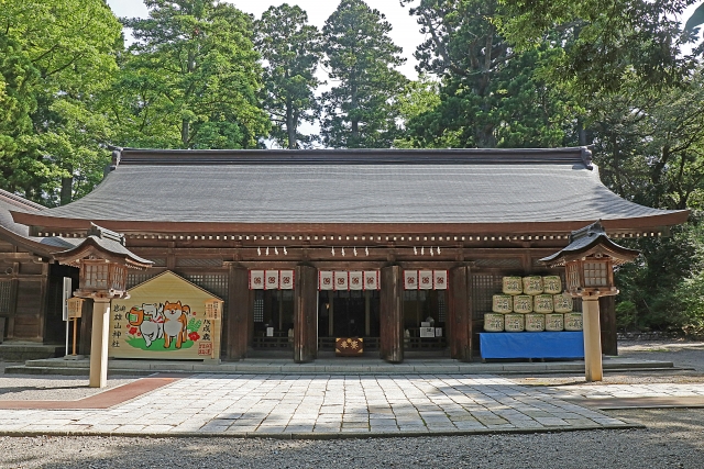 雄山神社前立社壇